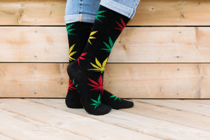 Füße posieren Marihuana-Socken